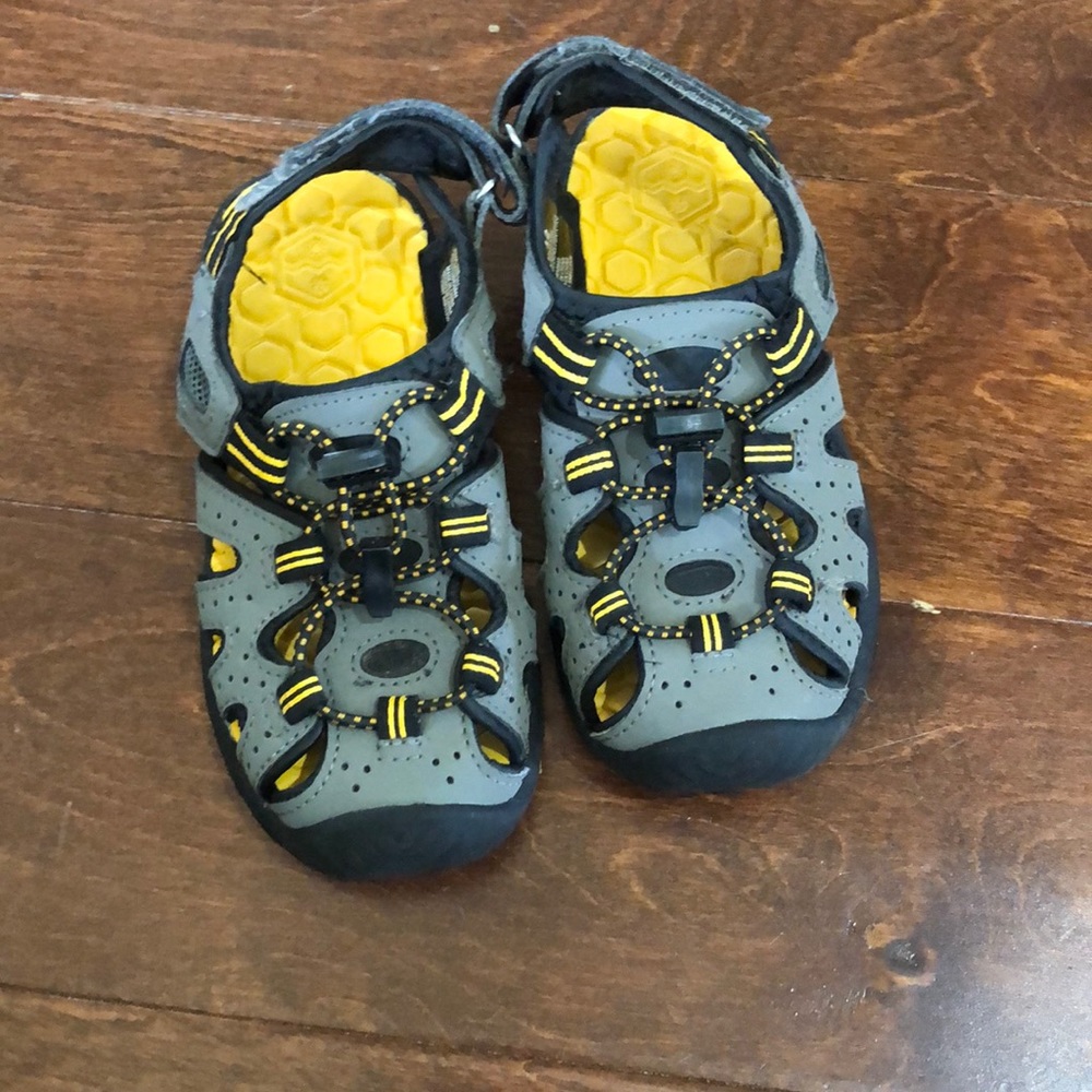 Khombu Kids outdoor sandals and water shoes